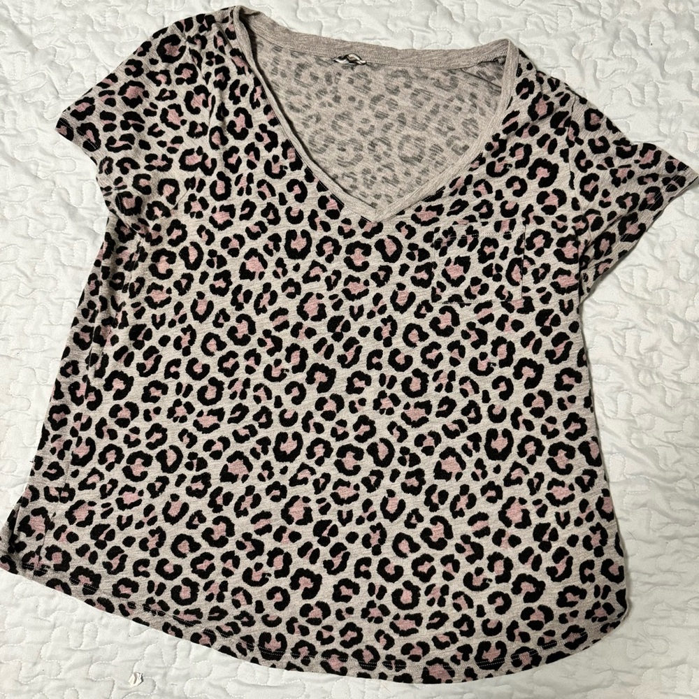 Torrid Pink and Grey Leopard Tee Plus Sz 1X or 14/16